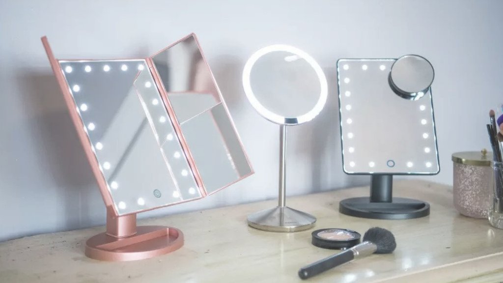 Why Beauty Makeup Mirror Is Needed?