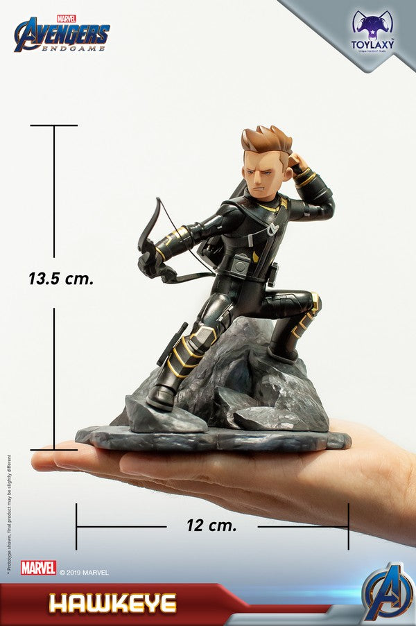 Marvel's Avengers: Endgame Premium PVC Hawkeye official figure toy content size